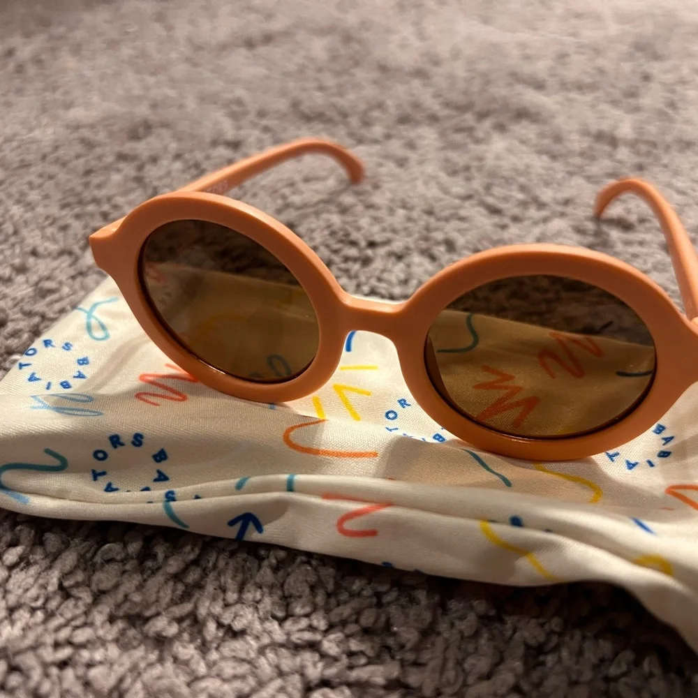 Kids’ Round Peach Sunglasses with Drawstring Pouch